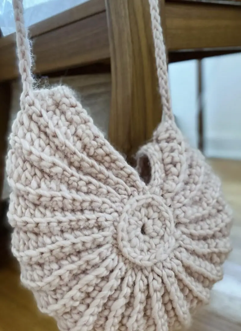 Crochet Seashell Purse